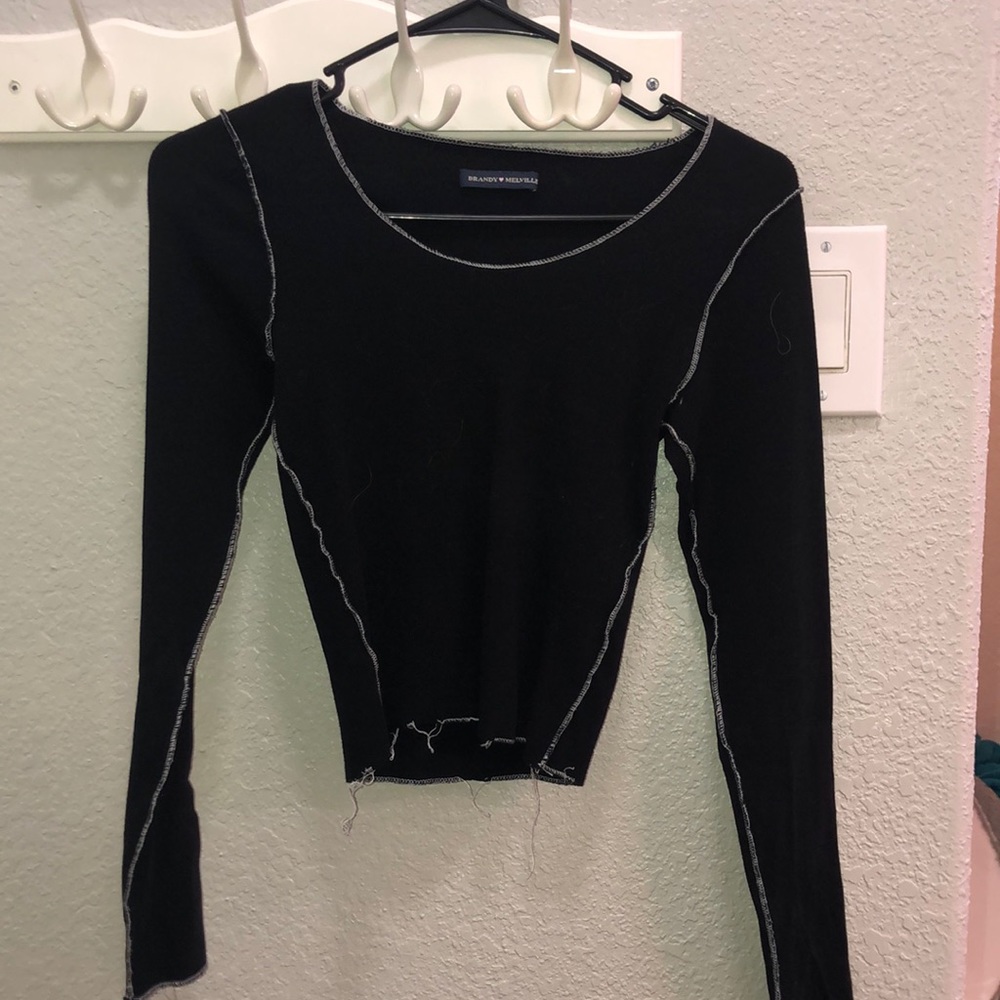 Cute black crop with white outline